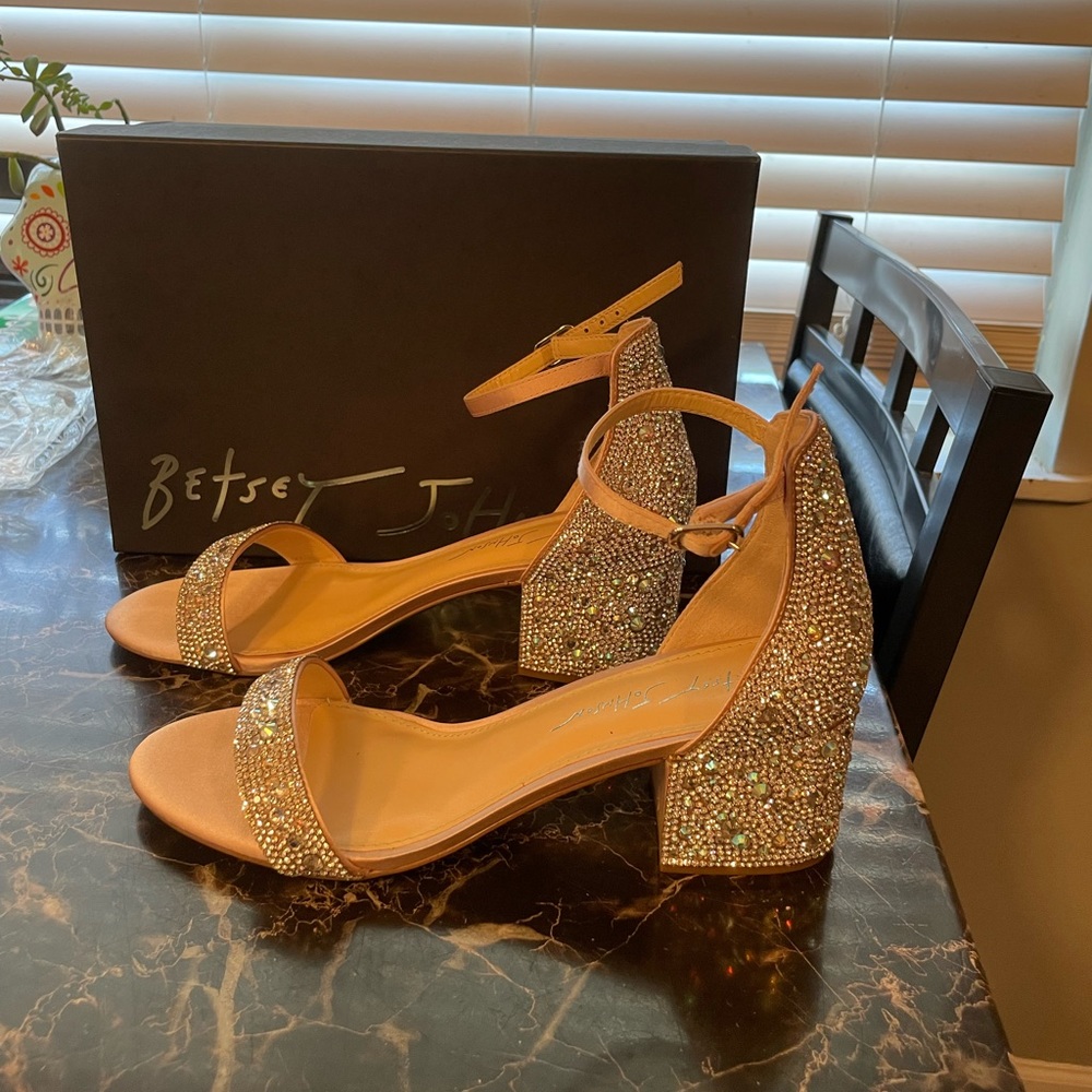 Betsy Johnson blinged out shoes! Size 8